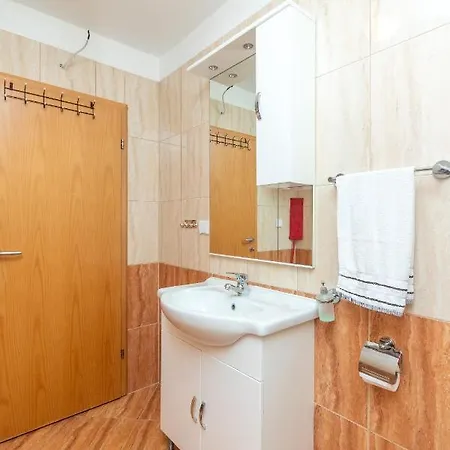 Janja Apartment *