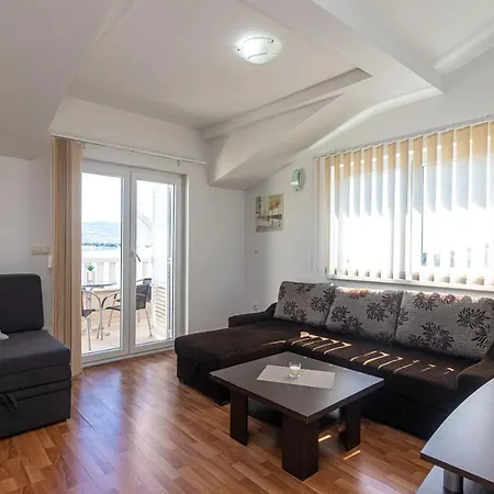 Janja Trogir