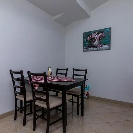 Apartment Janja *