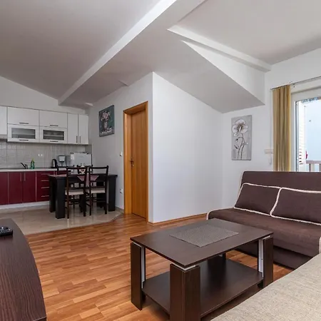 Janja * تروغير