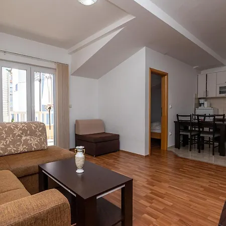 شقة Janja تروغير